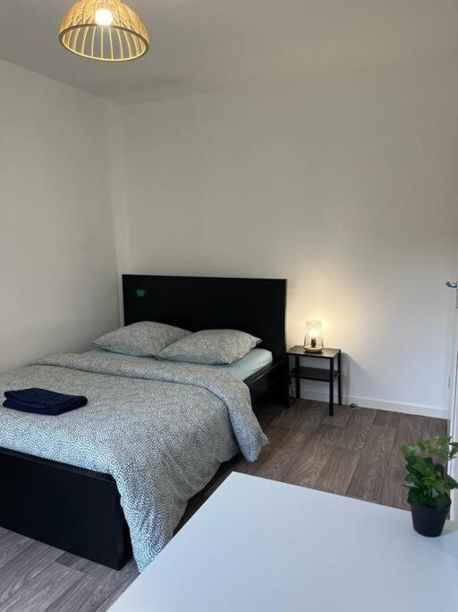 Appartement F2 De Haut Standing En Hypercentre Avec Jardin Prive A 270 M De La Gare De Mantes ! Εξωτερικό φωτογραφία