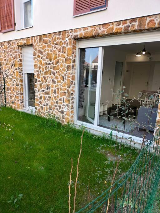Appartement F2 De Haut Standing En Hypercentre Avec Jardin Prive A 270 M De La Gare De Mantes ! Εξωτερικό φωτογραφία