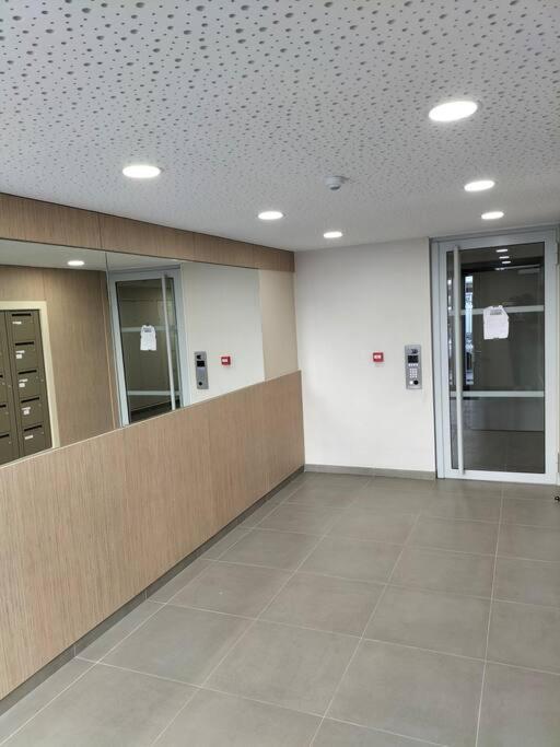 Appartement F2 De Haut Standing En Hypercentre Avec Jardin Prive A 270 M De La Gare De Mantes ! Εξωτερικό φωτογραφία